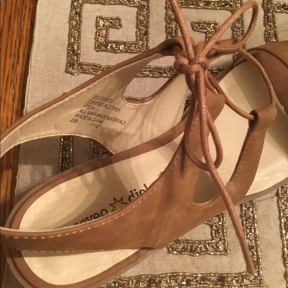 New Seven Dials “Alethea” block heel sandal - Picture 6 of 7